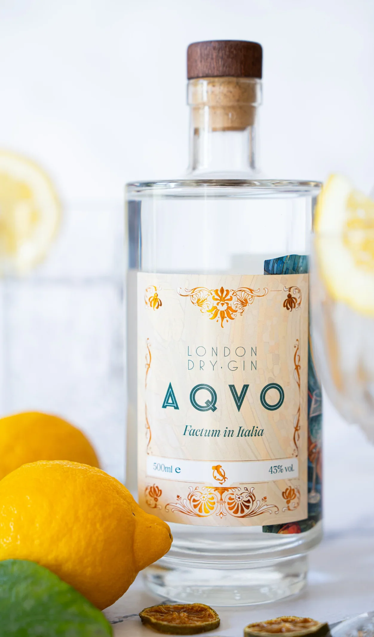 Etichetta Aqvo Gin - realizzata con vernice speciale